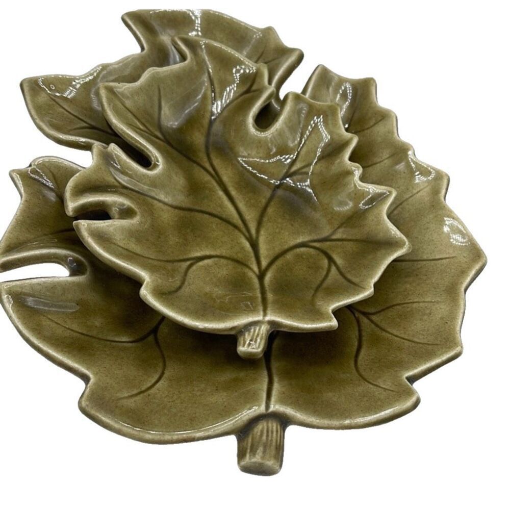 Set of two Avocado green nesting leaf dishes from 1967.
